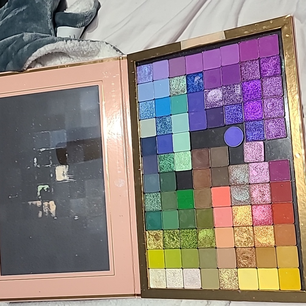 Menagerie palette depotted for sale